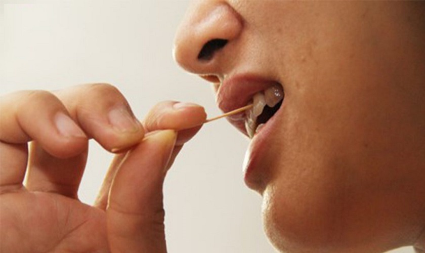 Thường xuyên dùng tăm xỉa răng làm tăng nguy cơ viêm nha chu Thường xuyên dùng tăm xỉa răng làm tăng nguy cơ viêm nha chu