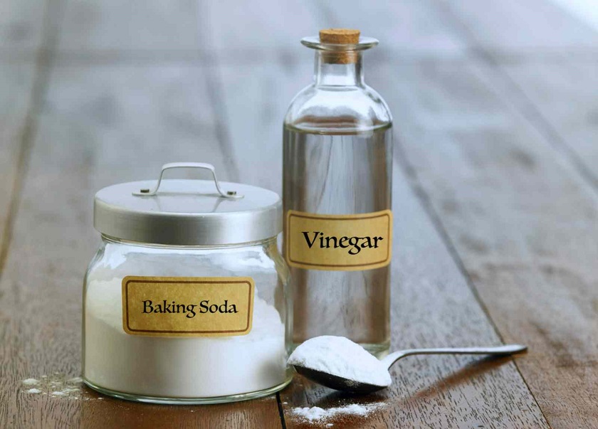 Sử dụng hỗn hợp giấm và baking soda để lấy cao răng