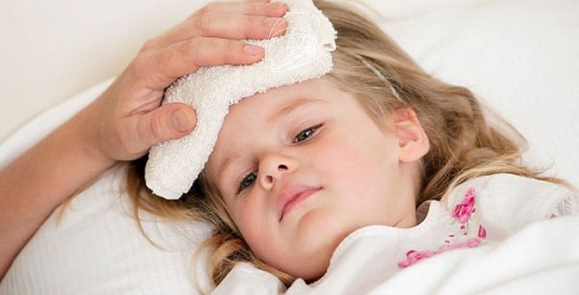 Bé có dấu hiệu bị sốt, khó chịu khi mọc răng