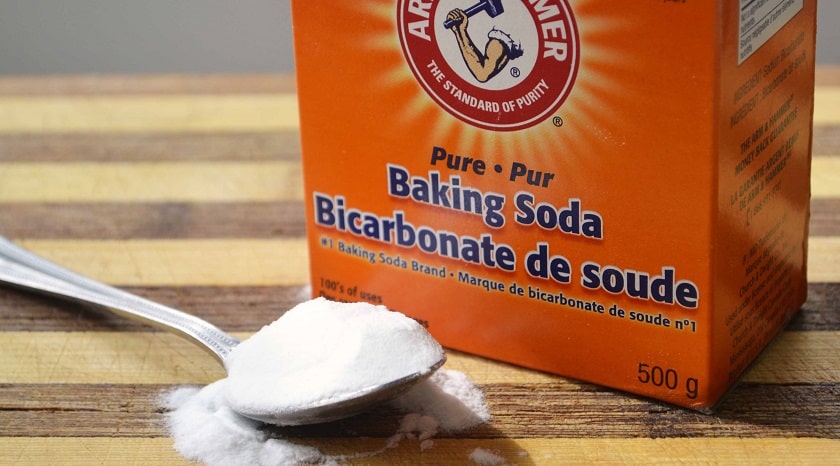 Kết hợp dùng kem đánh răng với baking soda Kết hợp dùng kem đánh răng với baking soda