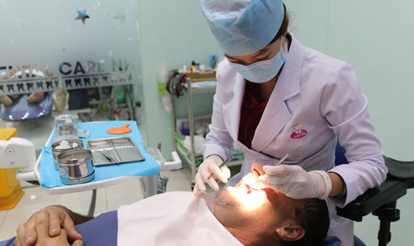 Nên thăm khám định kì tại nha khoa sau mỗi 6 tháng hoặc 1 năm
